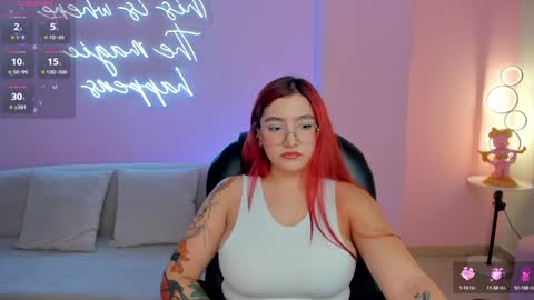 Snapshot of violettcastel chatting on 12-17-24, 08:10 Violett Castel online show from 12-17-24, 08:10