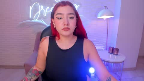 Snapshot of violettcastel chatting on 12-29-24, 05:22 Violett Castel online show from 12-29-24, 05:22