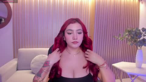 Snapshot of violettcastel chatting on 01-23-25, 07:29 Violett Castel online show from 01-23-25, 07:29