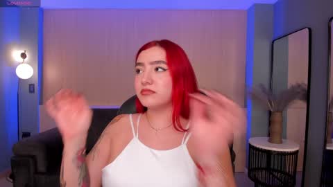 Snapshot of violettcastel chatting on 02-17-25, 07:21 Violett Castel online show from 02-17-25, 07:21