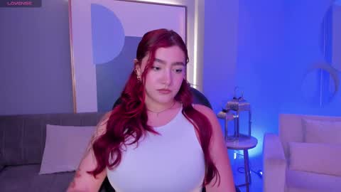 Snapshot of violettcastel chatting on 03-09-25, 04:55 Violett Castel online show from 03-09-25, 04:55