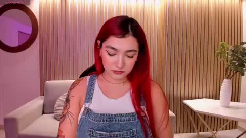 Snapshot of violettcastel chatting on 09-09-25, 06:40 Violett Castel online show from 09-09-25, 06:40