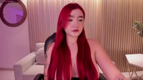 Snapshot of violettcastel chatting on 09-13-25, 06:51 Violett Castel online show from 09-13-25, 06:51