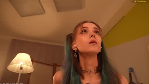 violettessa online show from 10-17-25, 10:40