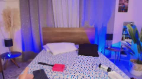 Violett online show from 11-18-25, 04:28