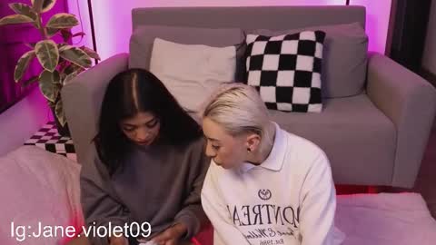 Violet online show from 10-19-25, 11:38