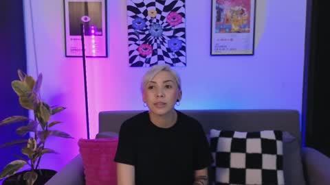 Violet online show from 05-19-26, 01:11
