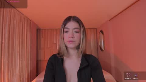 Snapshot of violetthansson chatting on 04-01-26, 08:48 Violett online show from 04-01-26, 08:48