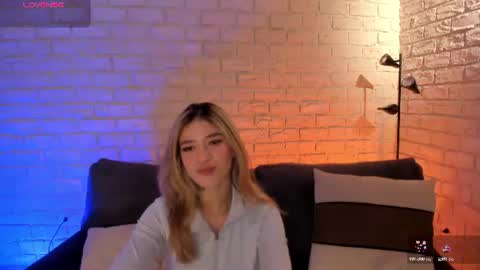 Snapshot of violetthansson chatting on 06-16-26, 10:07 Violett online show from 06-16-26, 10:07
