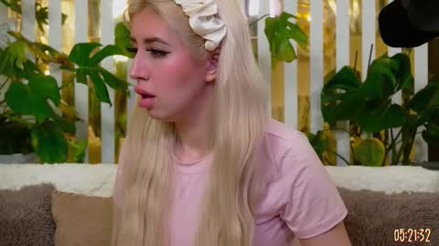 Violetta online show from 03-13-26, 09:21