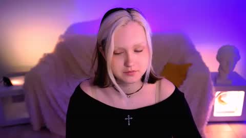 Violett online show from 06-18-26, 04:13