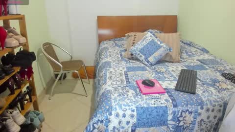 violleeet_ online show from 03-23-26, 02:26