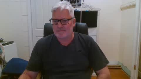 Snapshot of viper654321 chatting on 02-05-25, 08:11 viper654321 online show from 02-05-25, 08:11