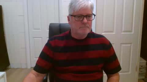 Snapshot of viper654321 chatting on 06-07-26, 07:12 viper654321 online show from 06-07-26, 07:12