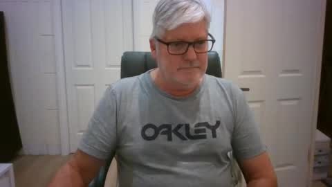 Snapshot of viper654321 chatting on 06-08-26, 07:53 viper654321 online show from 06-08-26, 07:53