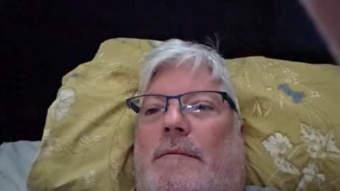 Snapshot of viper654321 chatting on 06-11-26, 10:19 viper654321 online show from 06-11-26, 10:19