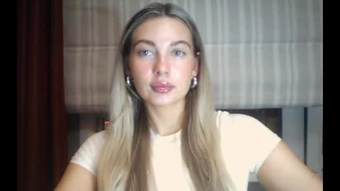 Snapshot of viraya chatting on 07-19-26, 05:16 emma online show from 07-19-26, 05:16