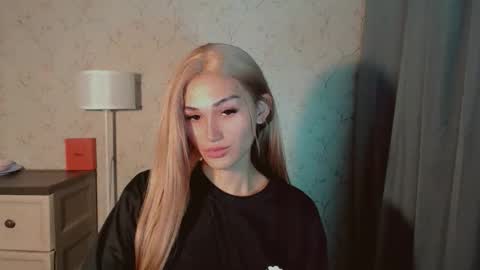 Pearl online show from 11-30-25, 01:53