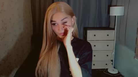 Pearl online show from 12-04-25, 03:27