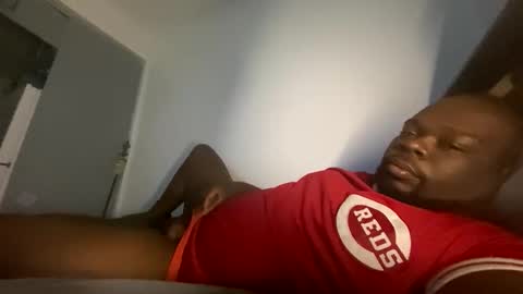 Elle Hood online show from 10-26-25, 05:02