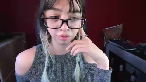 Zoe online show from 11-12-25, 06:58