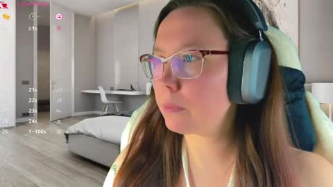 Victoria Romans online show from 05-05-26, 02:41