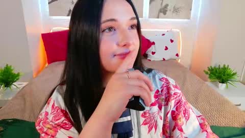 Snapshot of vitajoy_ chatting on 02-18-26, 08:38 Vita online show from 02-18-26, 08:38