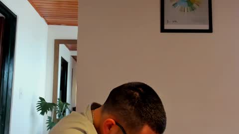 Vito Ferrer online show from 01-17-25, 03:53