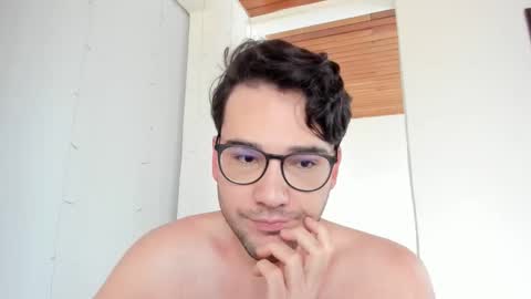 Vito Ferrer online show from 01-19-26, 01:04