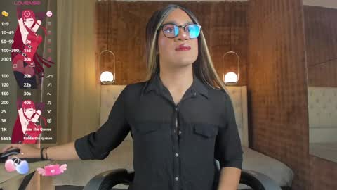 VittaaaPlease help me with your thumbs up its important  online show from 12-16-24, 01:00