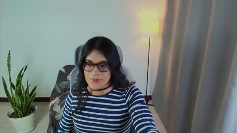 Snapshot of vitta_alfayed chatting on 10-28-25, 11:29 VittaaaPlease help me with your thumbs up its important online show from 10-28-25, 11:29