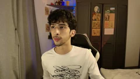 Snapshot of vittorio_cerati chatting on 05-24-26, 10:15 new acount online show from 05-24-26, 10:15