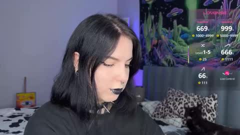 Snapshot of vivi__squirrel chatting on 11-06-25, 07:09 Vivi online show from 11-06-25, 07:09