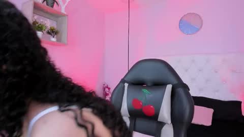 Vivi online show from 10-23-25, 04:45