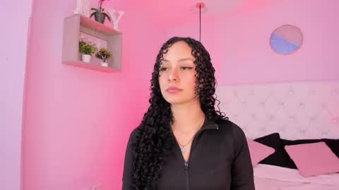 Vivi online show from 11-05-25, 03:28