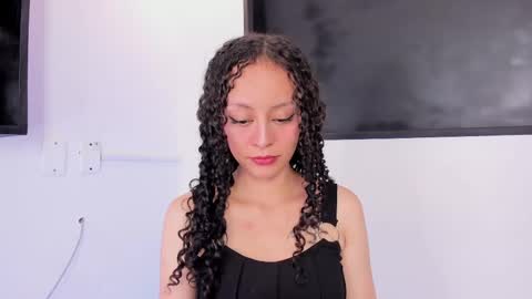 Vivi online show from 05-10-26, 03:33