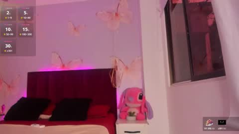 Snapshot of vivi_prinncess chatting on 09-11-25, 10:32 Viviana online show from 09-11-25, 10:32