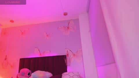 Snapshot of vivi_prinncess chatting on 09-21-25, 11:39 Viviana online show from 09-21-25, 11:39