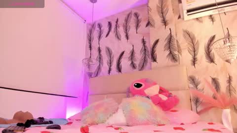 Snapshot of vivi_prinncess chatting on 10-30-25, 11:49 Viviana online show from 10-30-25, 11:49