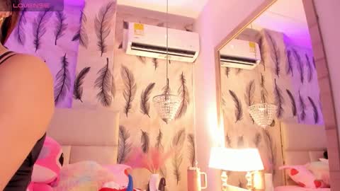 Snapshot of vivi_prinncess chatting on 11-02-25, 10:34 Viviana online show from 11-02-25, 10:34