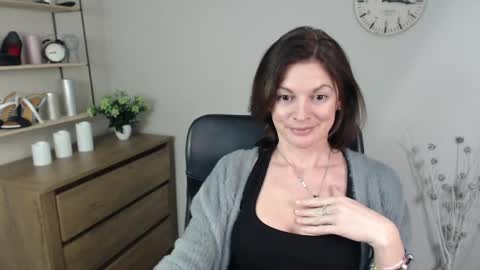 Vivian online show from 12-09-24, 01:02