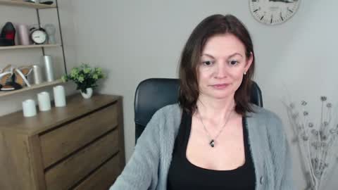 Vivian online show from 12-09-24, 04:26