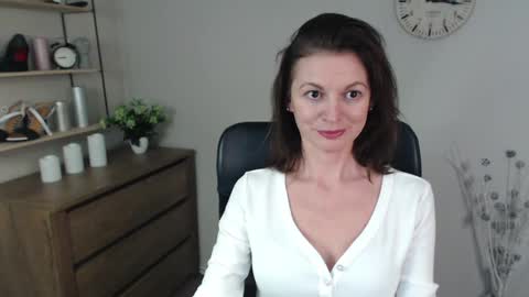 Vivian online show from 12-12-24, 12:01