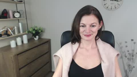 Vivian online show from 12-13-24, 01:12