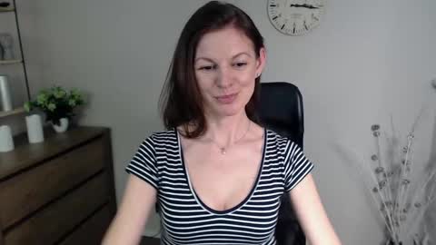 Vivian online show from 01-23-25, 01:13