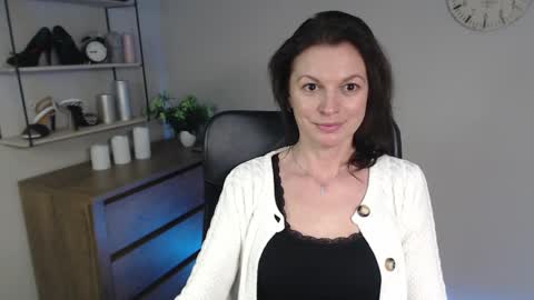 Vivian online show from 02-07-25, 07:06