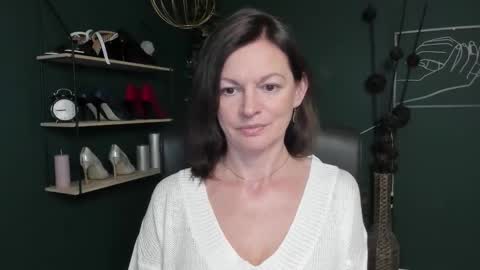 Vivian online show from 09-24-25, 08:28