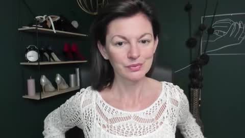 Vivian online show from 09-25-25, 08:29