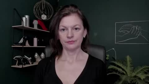 Vivian online show from 01-16-26, 06:50