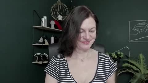 Vivian online show from 03-16-26, 06:50